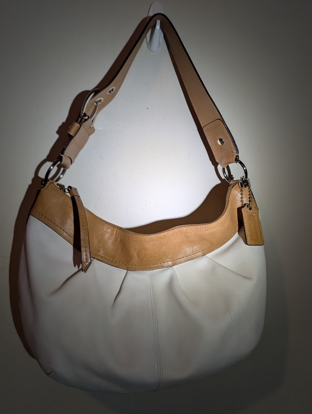 Coach Two-Tone Leather Hobo Bag in Cream and Tan In Excellent Condition?